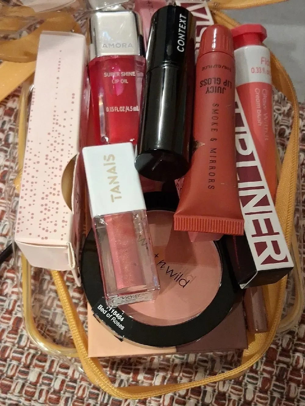 12 Piece Makeup With Makeup Bag Assorted New Products